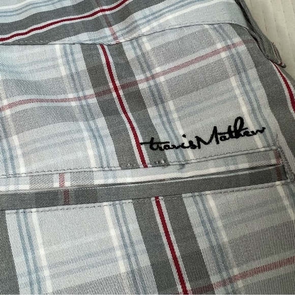 TRAVIS MATHEW Plaid Golf Shorts Grey Red Blue White Men's Size 36 x 10 - Picture 7 of 16